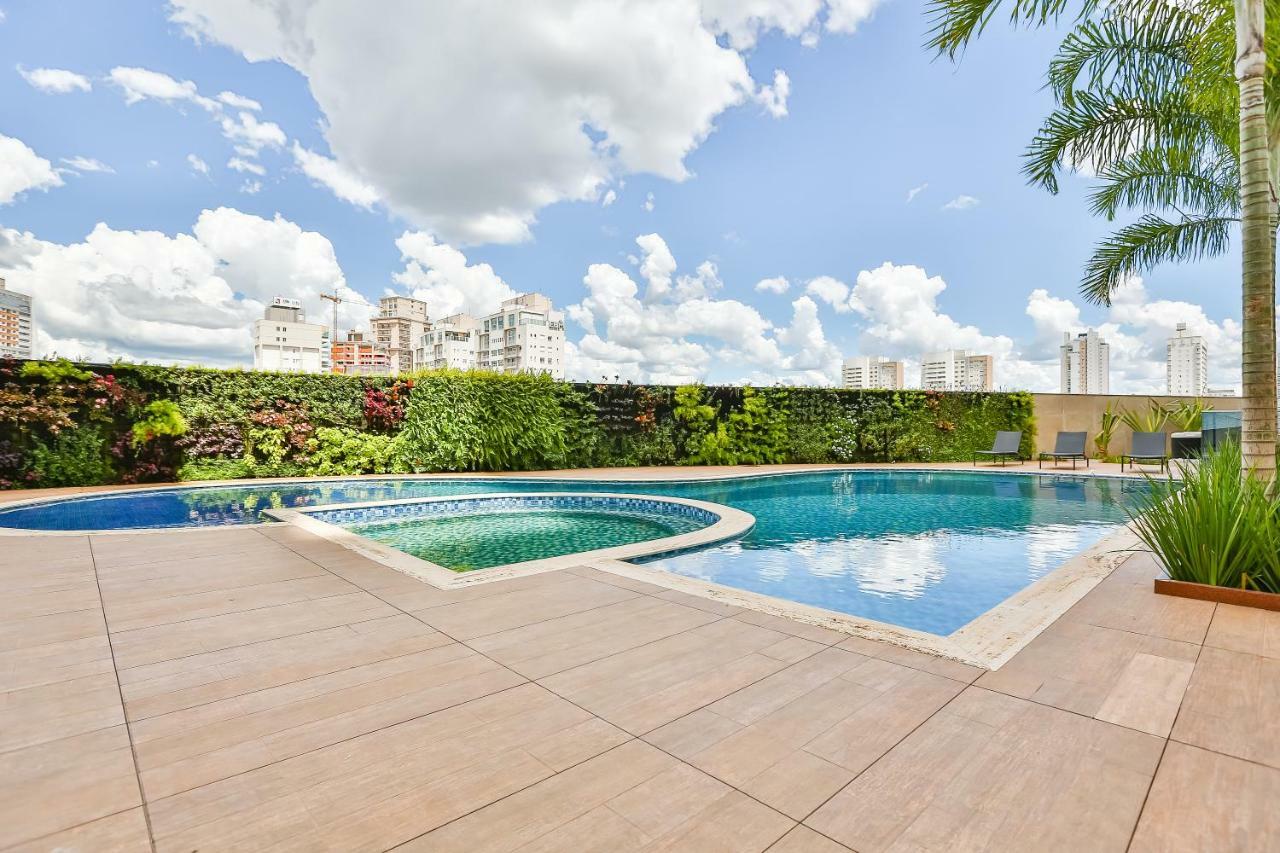 Transamerica Collection ゴイアニア エクステリア 写真 A swimming pool in a condominium in São Paulo, Brazil